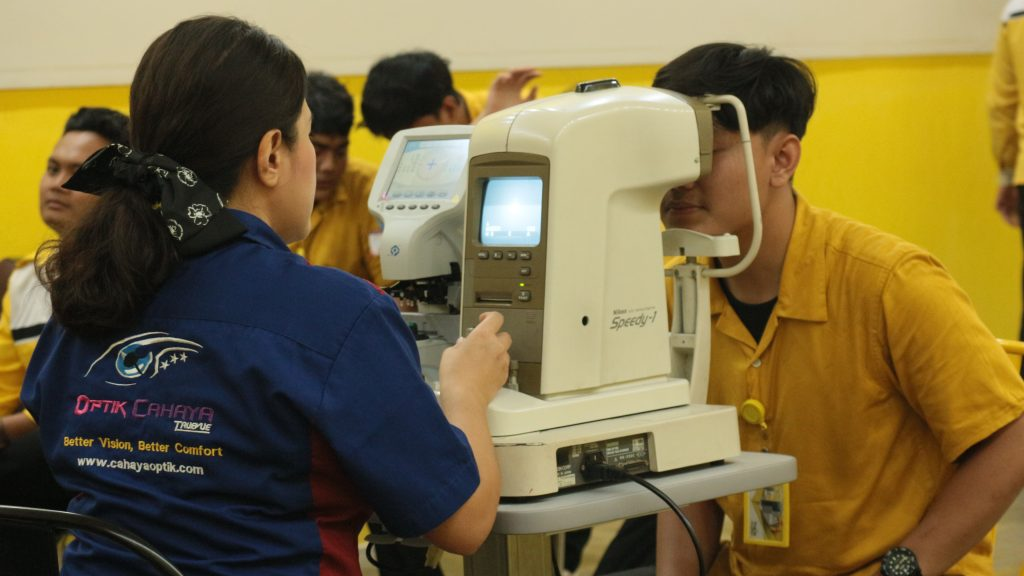 Periksa Mata Langsung Di Kantormu Aja!
