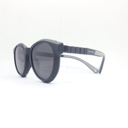 Frame Kacamata Clip On Happy Kids Y8853 C1 Tampak serong kiri pakai sunglasess