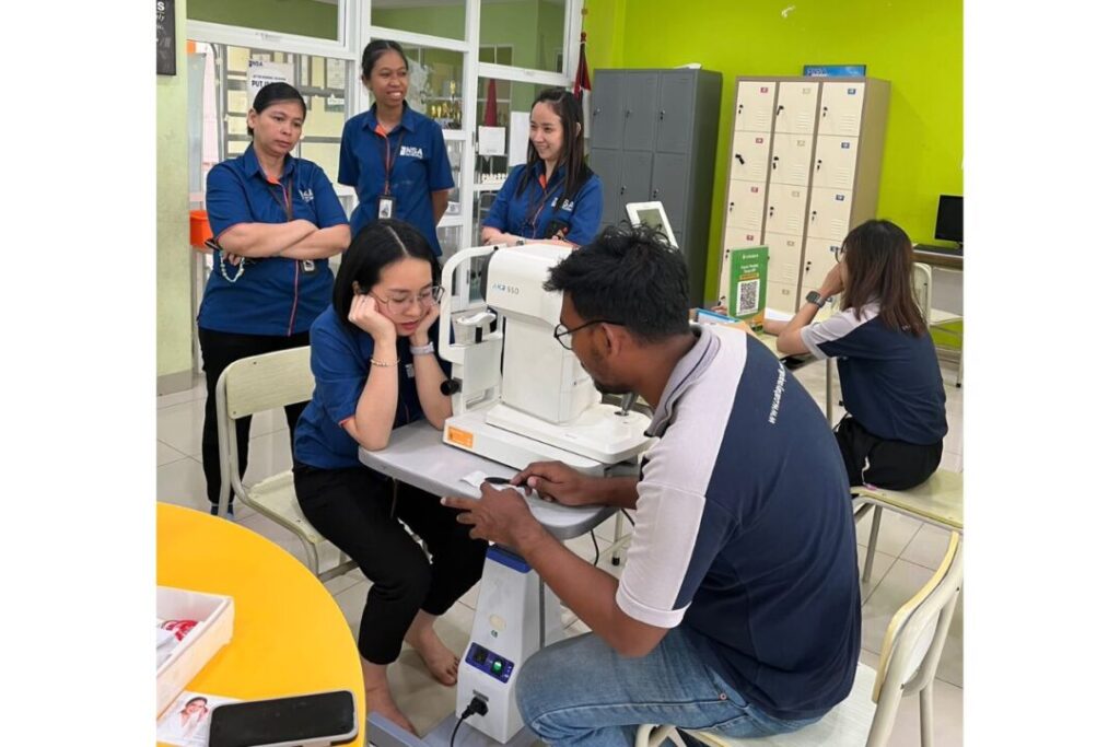 Pemeriksaan Mata Gratis untuk Guru dan Staf Sekolah